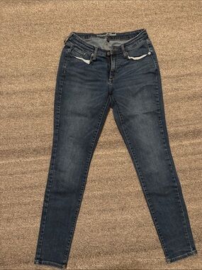 Universal Thread Curvy Skinny Dark Wash Women’s Jeans  8/29